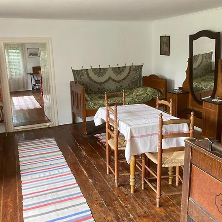 Erdosmecskei Svab Vendeghazak Es Jurtaszallas 3*