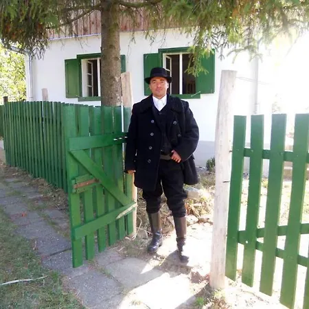 Erdosmecskei Svab Vendeghazak Es Jurtaszallas Erdosmecske