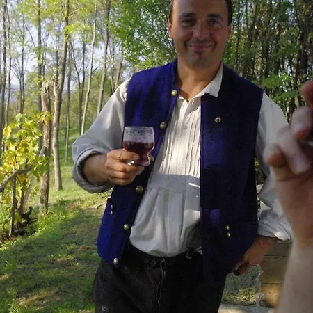 Vendégház Erdősmecskei Sváb és Jurtaszállás