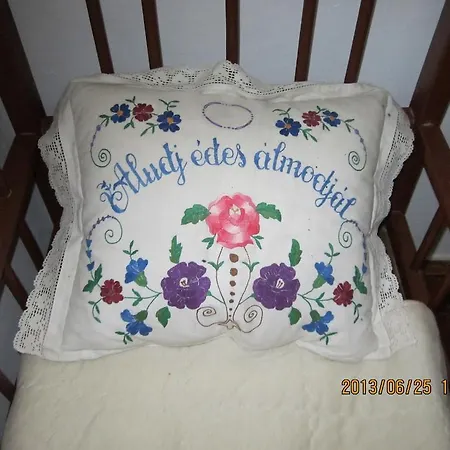 Erdosmecskei Svab Vendeghazak Es Jurtaszallas