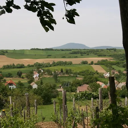 Erdősmecskei Sváb és Jurtaszállás