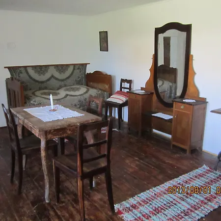 Guest house Erdosmecskei Svab Vendeghazak Es Jurtaszallas
