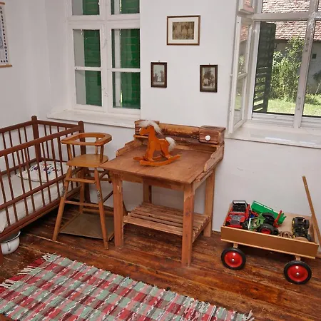 Guest house Erdosmecskei Svab Vendeghazak Es Jurtaszallas *